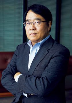 ビジネススーツを着た金融アナリストのイメージ